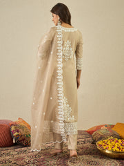 Women Floral Embroidered Round Neck Thread Work Kurta with Trousers & Dupatta