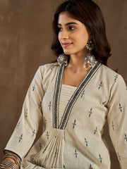 Women Ethnic Motifs Embroidered V-Neck A-Line Cotton Kurta