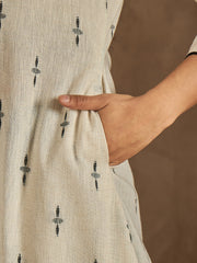 Women Ethnic Motifs Embroidered V-Neck A-Line Cotton Kurta