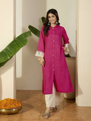 Women Floral Thread Embroidered Kurta
