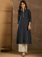 Women Striped Mandarin Collar Kurta
