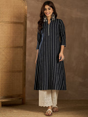 Women Striped Mandarin Collar Kurta