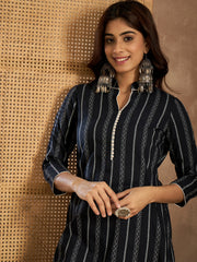 Women Striped Mandarin Collar Kurta