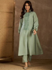 Women Floral Yoke Design Thread Work Floral Kurta