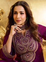 Malaika Arora Women Paisley Yoke Design Regular Kurti with Palazzos & Dupatta
