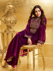 Malaika Arora Women Paisley Yoke Design Regular Kurti with Palazzos & Dupatta