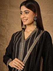 Floral Embroidered V-Neck Thread Work Straight Kurta With Trousers & Dupatta