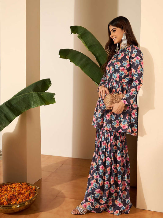 Women Floral Printed and Foil Work Kurta Set