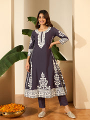 Women Ethnic Motifs Embroidered Thread Work Kurta Set With Trousers & Dupatta