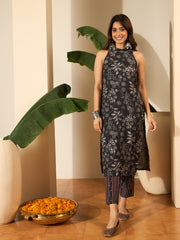 Floral Printed Round Neck Linen Kurta With Trousers & Dupatta