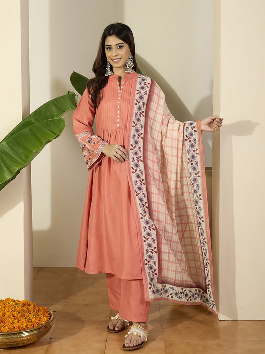 Floral Thread Embroidered Mandarin Collar Kurta & Trousers With Dupatta