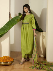 Floral Thread & Sequinned Embroidered Kurta & Trousers With Dupatta