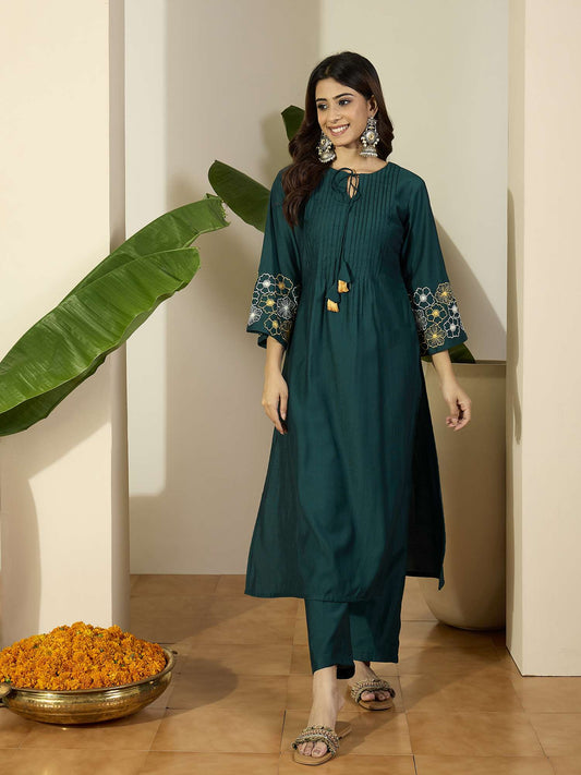 Women Solid Kurta with Trousers
