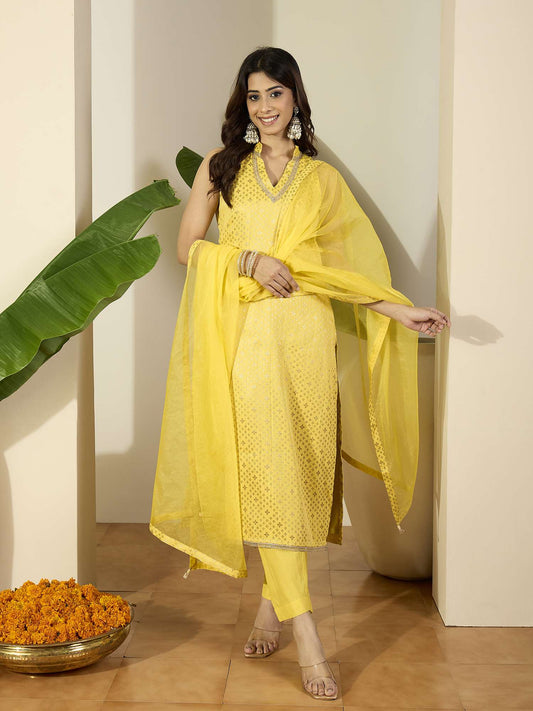 Women Ethnic Motifs Kurta with Trousers & Dupatta