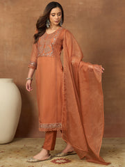 Women Floral Embroidered Regular Thread Work Kurta with Trousers & With Dupatta
