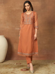 Women Floral Embroidered Regular Thread Work Kurta with Trousers & With Dupatta