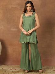 Women Floral Embroidered Regular Thread Work Chanderi Cotton Kurta with Trousers & With Dupatta (Copy)