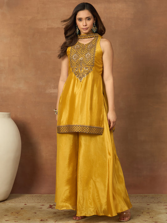 Women Ethnic Motifs Embroidered Regular Thread Work Kurti with Sharara & With Dupatta