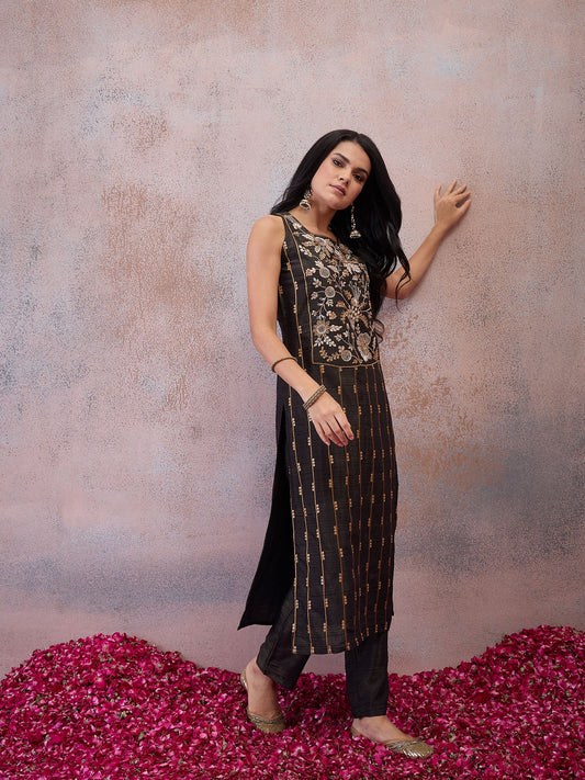 Women Ethnic Motifs Embroidered Regular Thread Work Pure Silk Kurta with Trousers