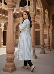 Women Keyhole Neck Kurta