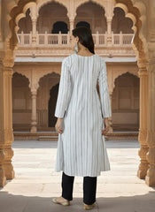 Women Keyhole Neck Kurta