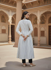 Women Keyhole Neck Kurta