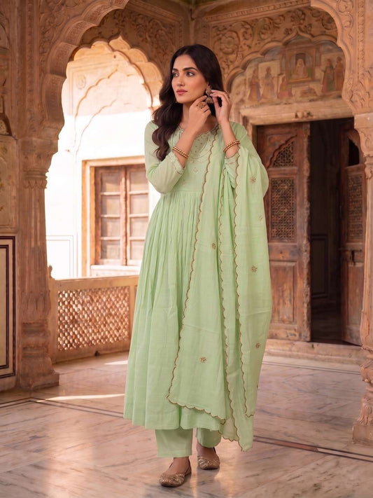 Women Floral Yoke Design Pleated Thread Work Chanderi Cotton Kurta with Trousers & With Dupatta