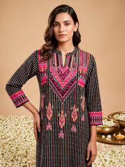 Women Ethnic Motifs Printed Regular Thread Work Silk Crepe Kurta with Palazzos & With Dupatta