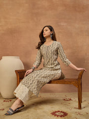 Women Geometric Printed Thread Work Kurta