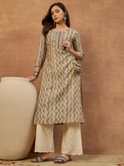 Women Geometric Printed Thread Work Kurta