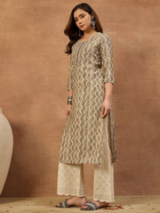 Women Geometric Printed Thread Work Kurta