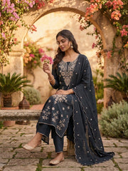 Women Floral Yoke Design Regular Thread Work Kurta with Trousers & With Dupatta