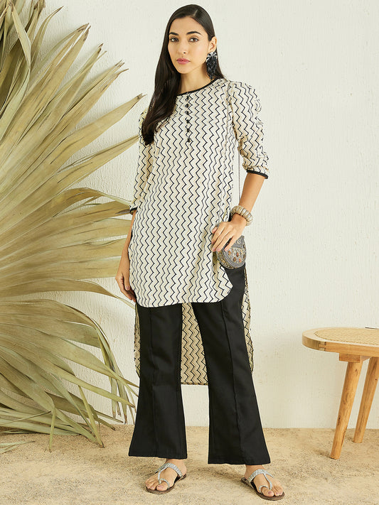 Off White Geometric Printed Regular Kurta with Trousers