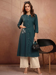 Women Embroidered Thread Work Kurta