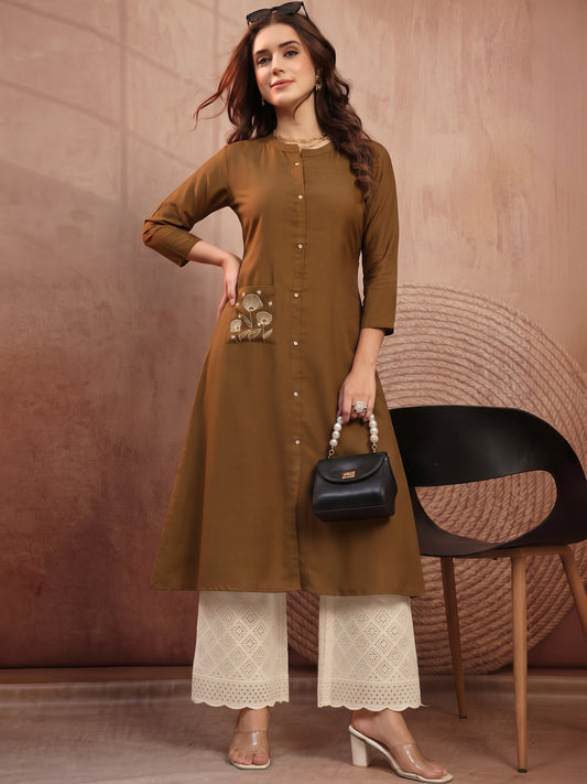 Women Embellished Thread Work Kurta