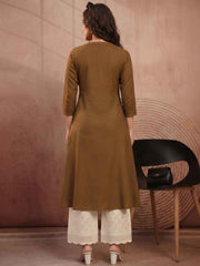Women Embellished Thread Work Kurta