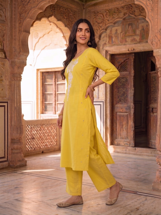 Women Ethnic Motifs Embroidered Regular Thread Work Kurta with Palazzos