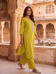 Women Ethnic Motifs Embroidered Regular Thread Work Kurta with Palazzos