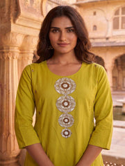 Women Ethnic Motifs Embroidered Regular Thread Work Kurta with Palazzos