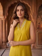 Women Floral Embroidered Regular Thread Work Kurta with Trousers