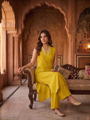 Women Ethnic Motifs Embroidered Regular Thread Work Kurta with Palazzos