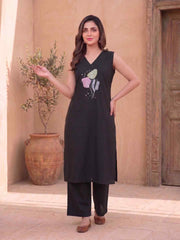 Women Floral Embroidered Regular Thread Work Kurta with Palazzos