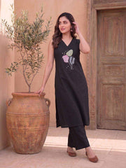 Women Floral Embroidered Regular Thread Work Kurta with Palazzos