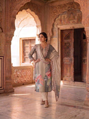 Women Floral Printed Regular Kurta with Trousers & With Dupatta