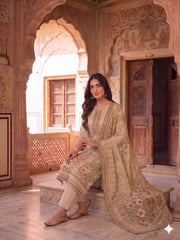 Women Floral Printed Regular Sequinned Kurta with Trousers & With Dupatta