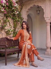 Women Floral Printed Regular Thread Work Pure Silk Kurta with Trousers & With Dupatta