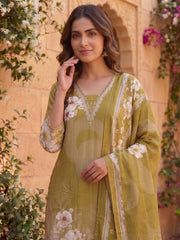 Women Floral Printed Regular Pure Silk Kurta with Trousers & With Dupatta