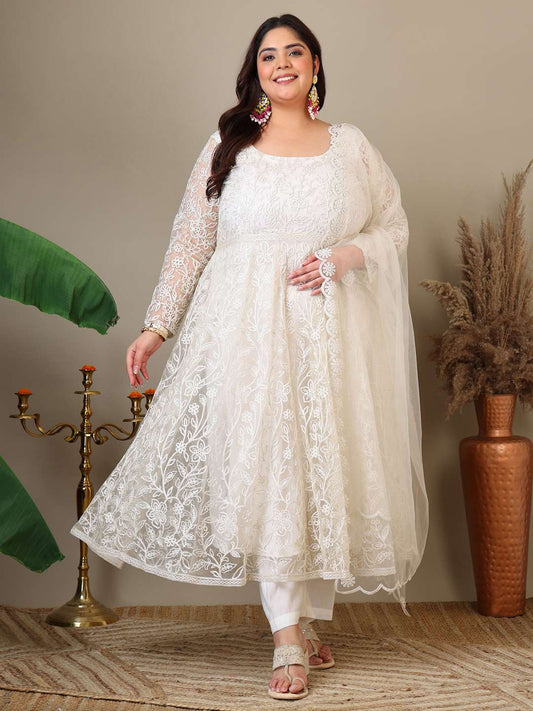 Women Floral Embroidered Empire Thread Work Kurta with Trousers & Dupatta