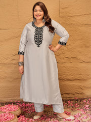 Plus Size Floral Embroidered Kurta With Trousers & Dupatta