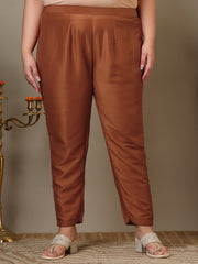 Women Plus Size Floral Embroidered Kurta with Trousers